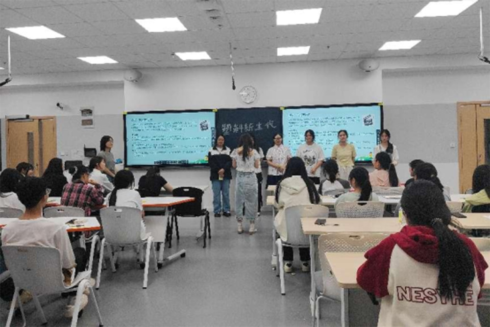 mOAL_1745290815807073333.jpg 20250422书香观云社区举办第2期“青言青语”微讲堂402.jpg