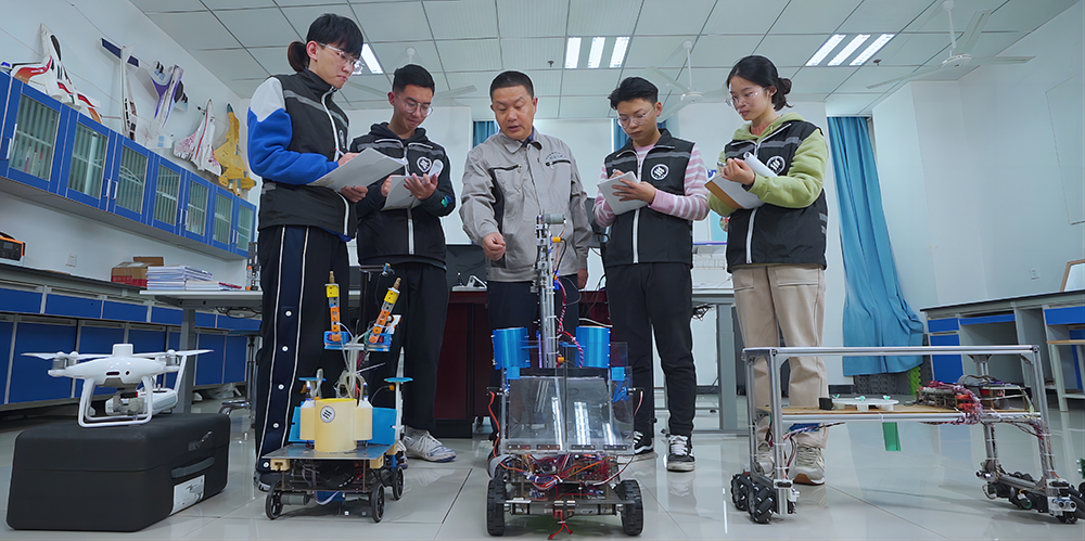 ptEw_1778497823067002365.jpg 20260511zlj2.jpg