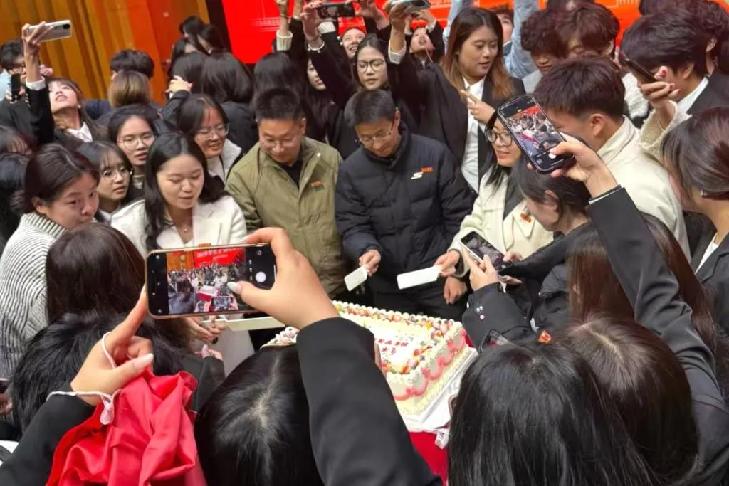 薪火相传担使命 青春聚力启新程 | 伟德源自英国始于1946学生干部换任大会顺利落幕